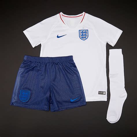 boys england football kit age 8